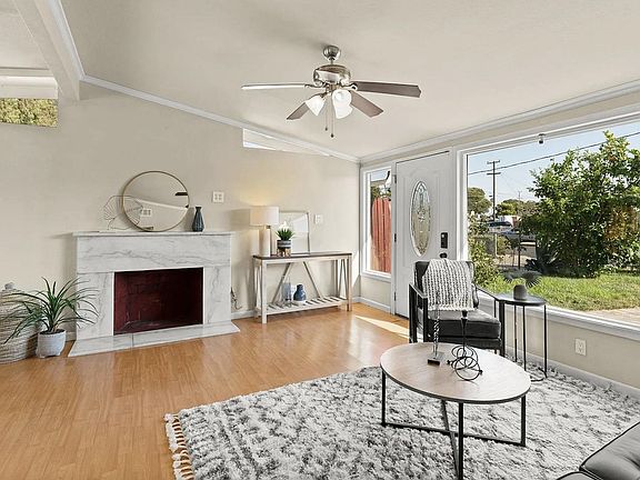 The light and bright living room...