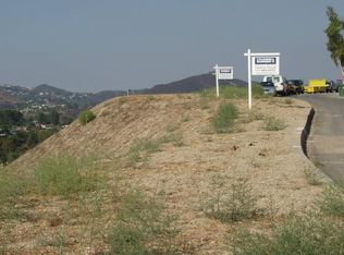 22545 Uhea Rd, Woodland Hills, CA 91364