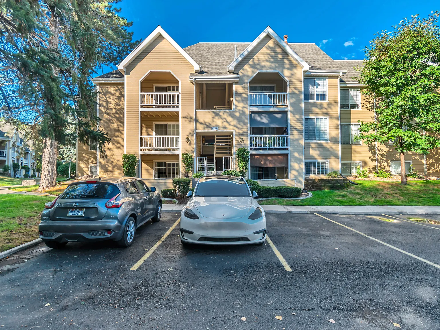 2 bed, 648 sqft, $1,650 — Photo 2
