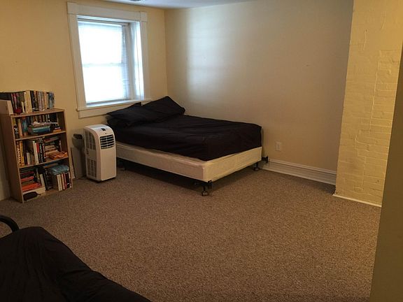 Living room w/ double bed