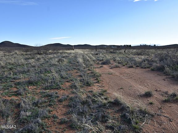 2nd image of E Howling Wolf Rd