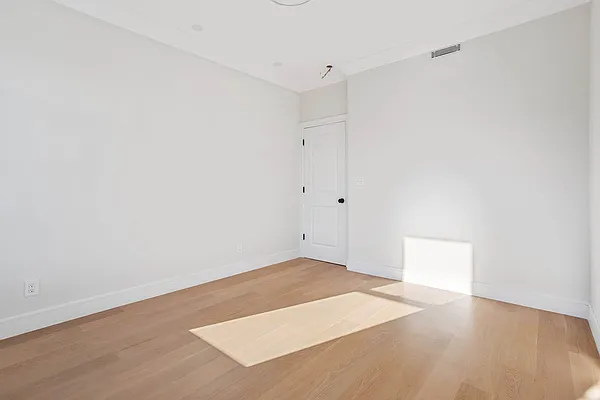 Rented by Kole Group | media 33