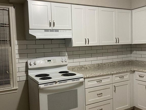 2nd image of 2 Hillcrest Dr