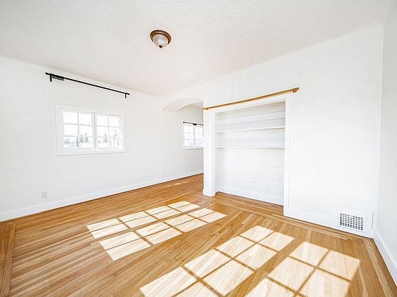 3rd image of 970 Vermont St #6