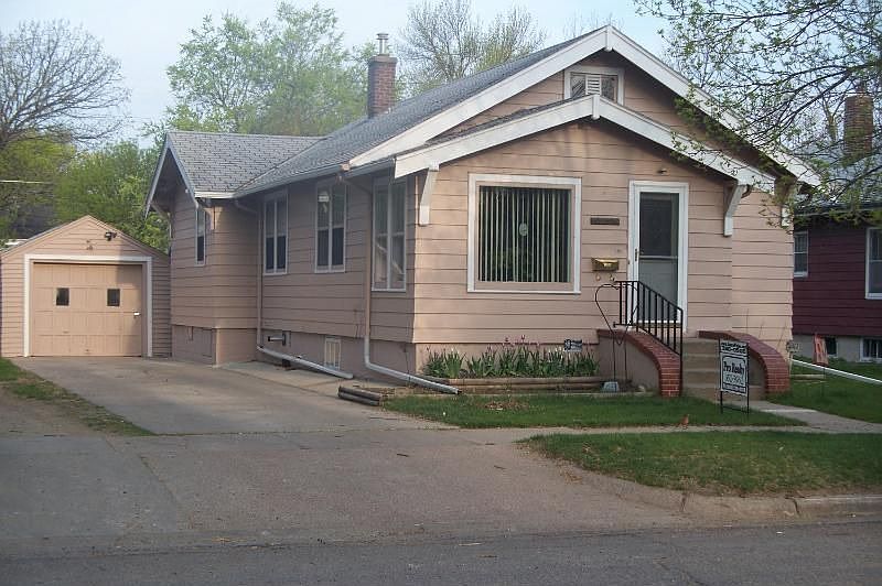 1st image of 919 Frank Ave SE