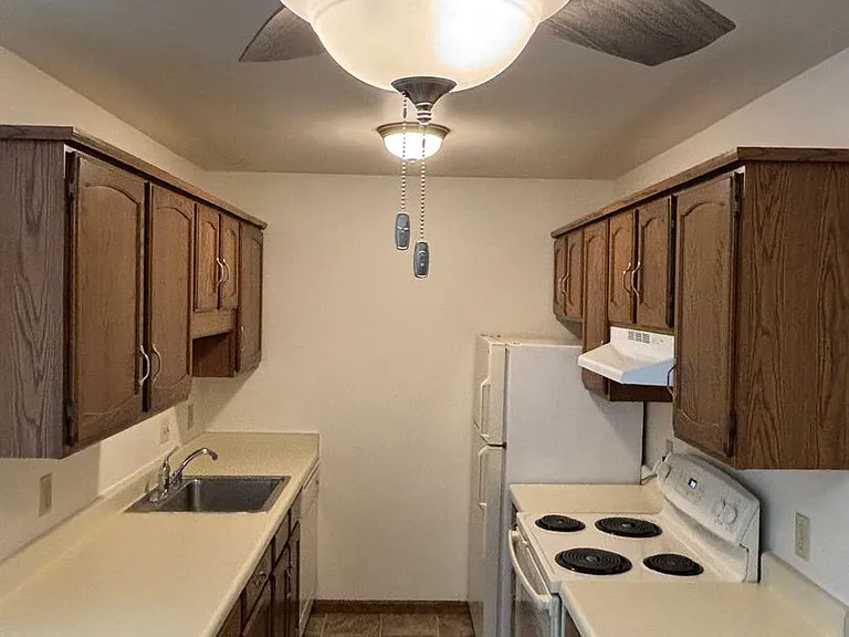 Pineview — Photo 2