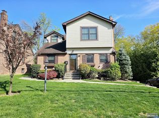12 Engle St, Cresskill, NJ 07626