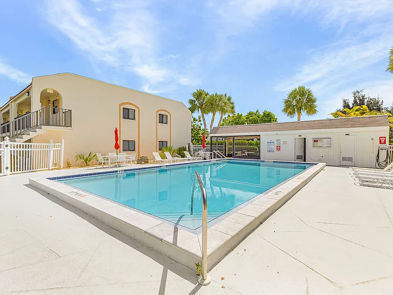 16320 Dublin Cir #203 — Photo 17