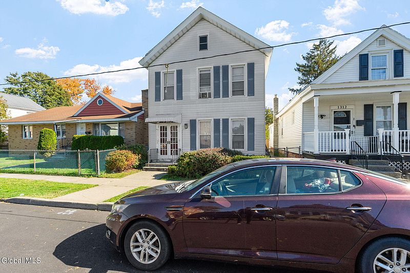 3rd image of 1316 5th Avenue