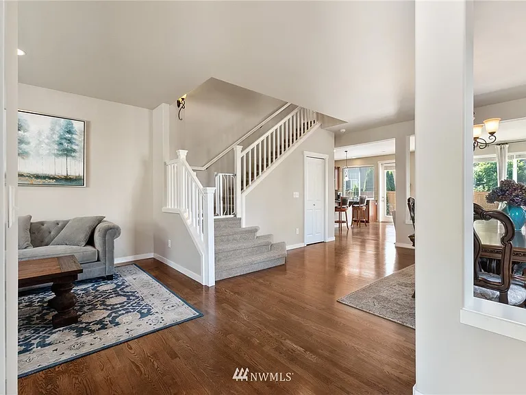 4803 NE 3rd Pl — Photo 2