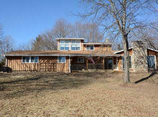 S42W27072 Overlook Ln, Waukesha, WI 53189