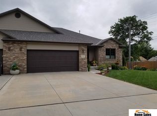 512 E 3rd St, York, NE 68467