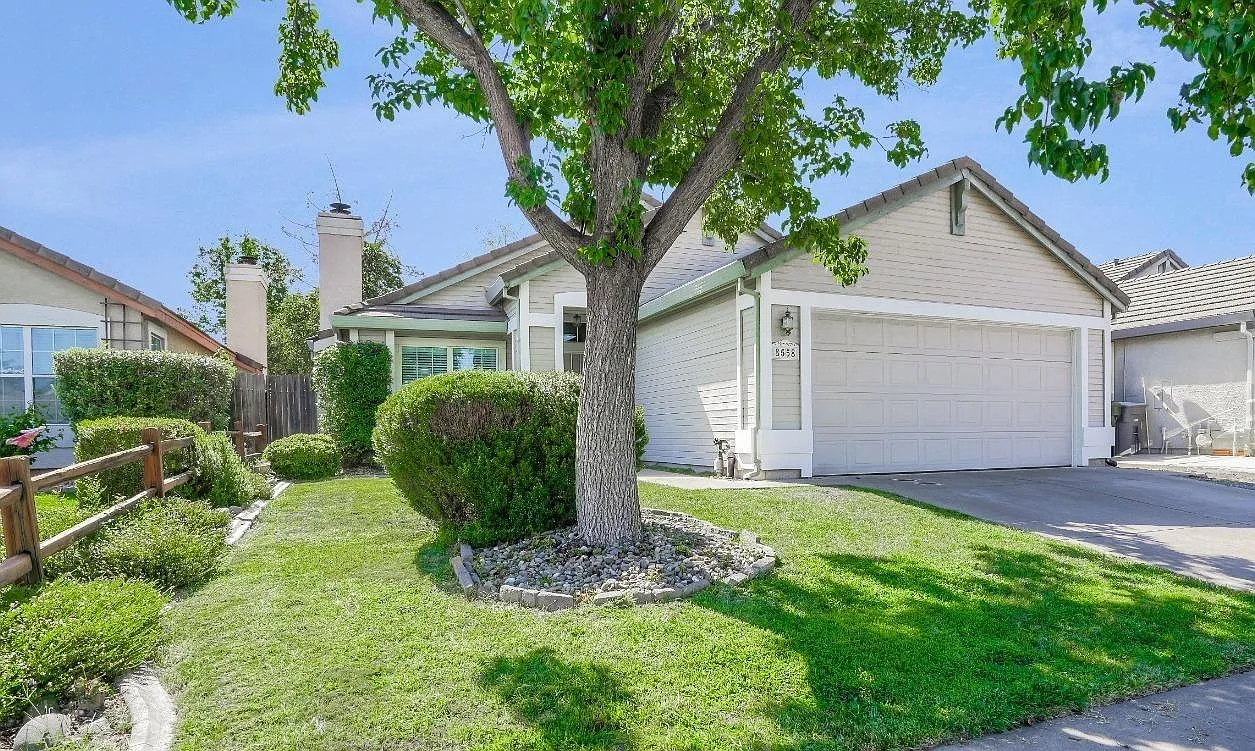 8558 Black Kite Dr photo 1