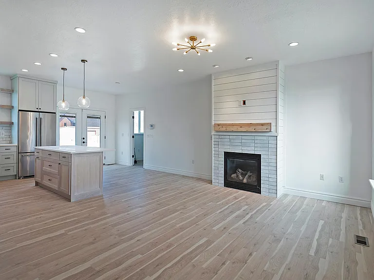 75 N 200 E — Photo 10