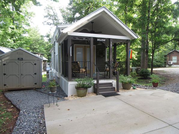 151 Lakewalk Dr