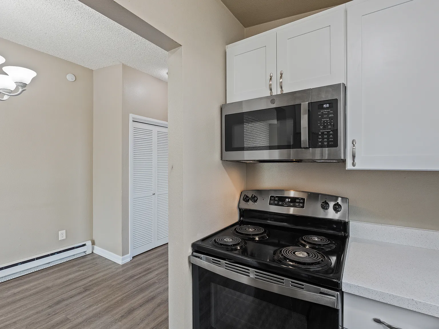 8109 240th St SW, Edmonds - 3 — Photo 3