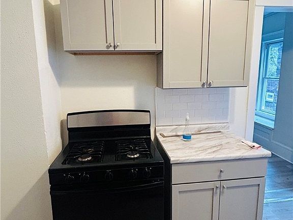 5th image of 2044 W 98th St
