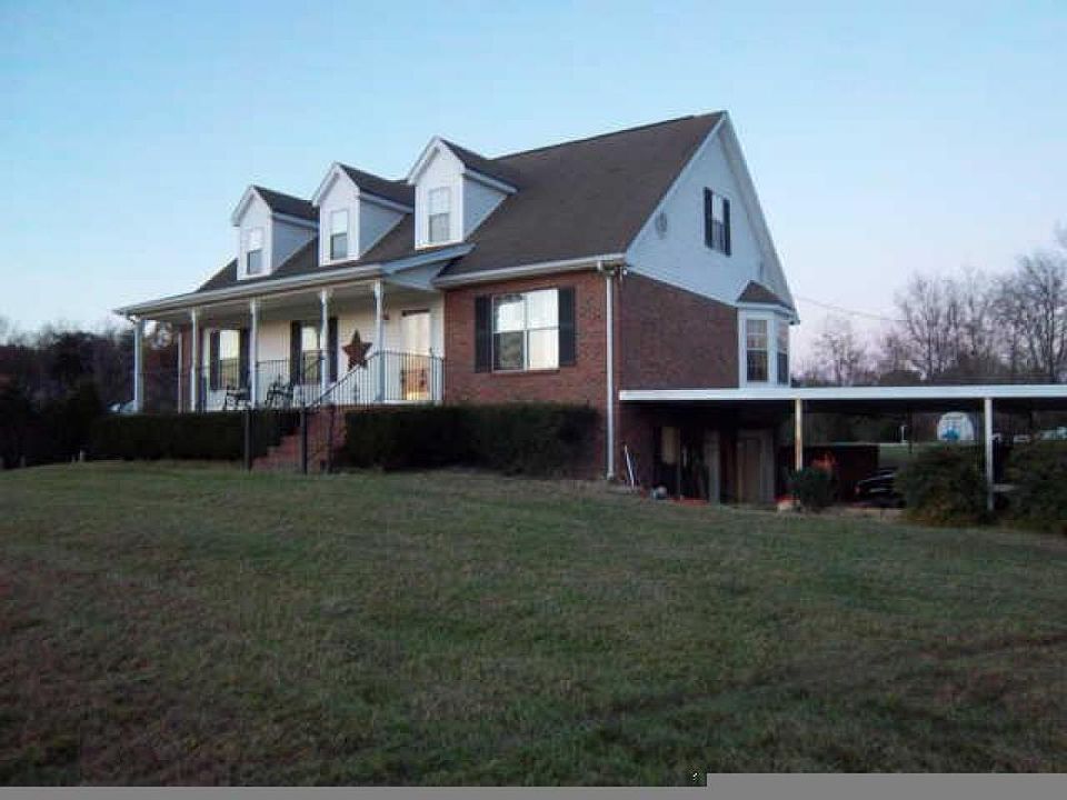 2nd image of 705 Dug Hill Rd