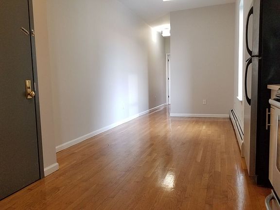 2nd image of 144 Bruckner Blvd APT 3B