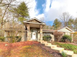 15 Delacy Dr, Hendersonville, NC 28739