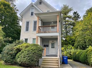 40 Kendrick Pl, Amherst, MA 01002