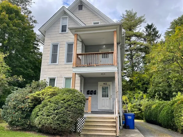 40 Kendrick Pl, Amherst, MA 01002