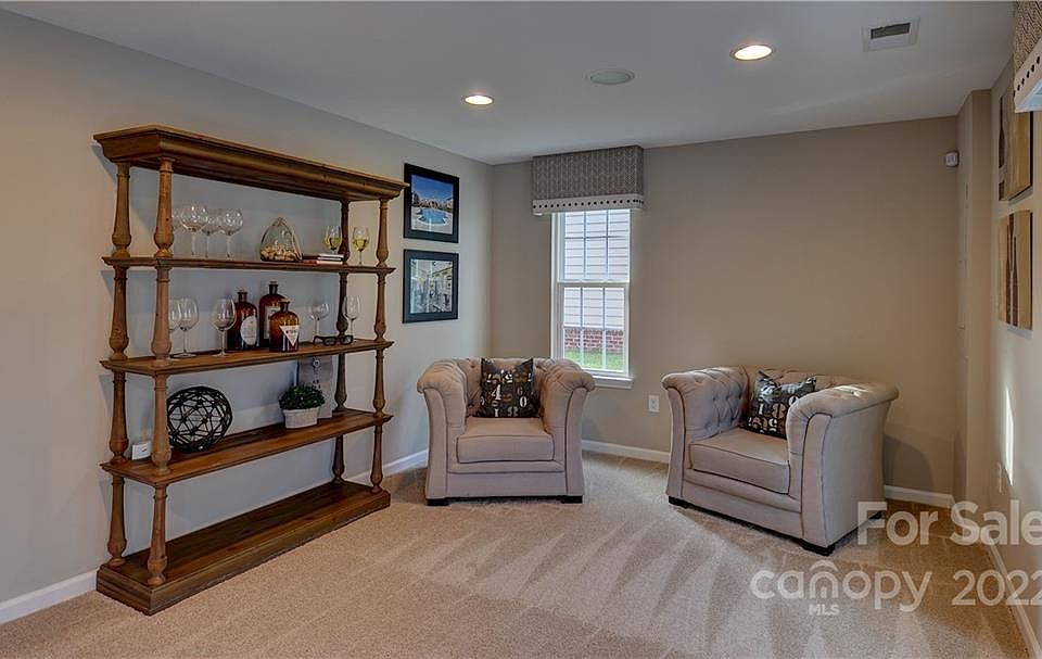 2nd image of 2156 Cypress Ave #1026B