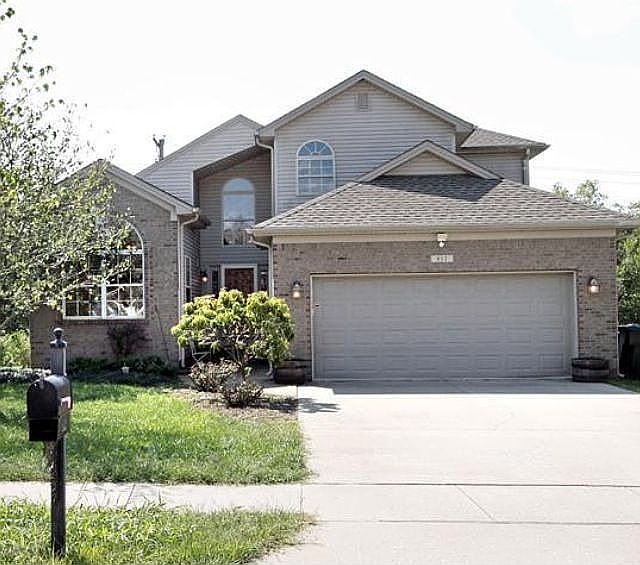 812 Forest Lake