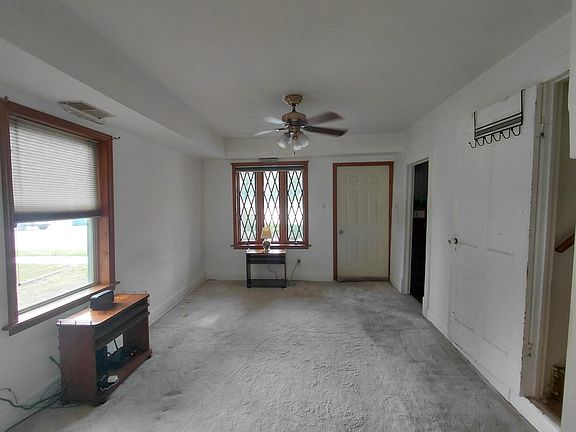 4th image of 219 S Broad St