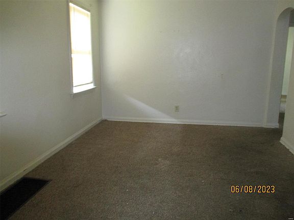 3rd image of 201 S Dade Ave