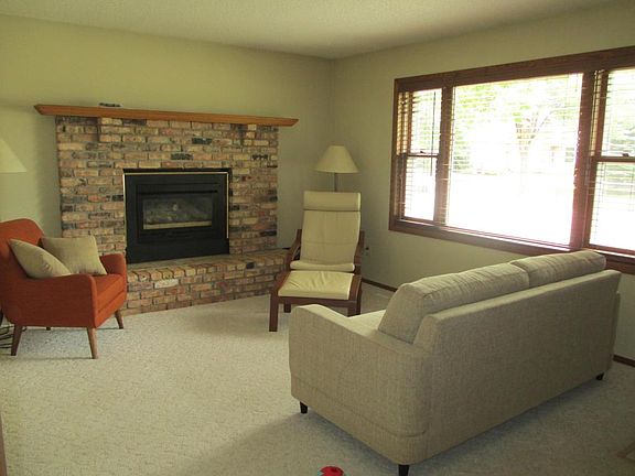 2nd image of 3817 Fairview Dr