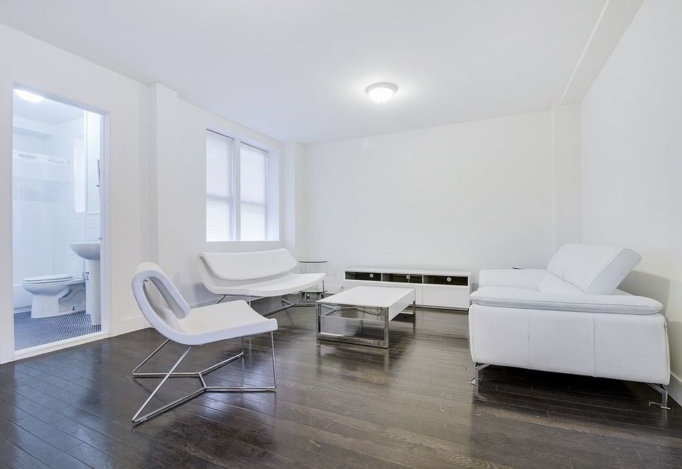 1st image of 19 W 55th St APT 8A