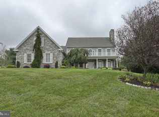 165 Club Ter, Lebanon, PA 17042