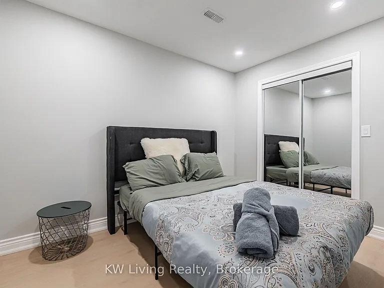 72 Bermondsey Way #BASEMENT — Photo 8