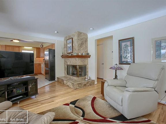5th image of 24600 Princeton St