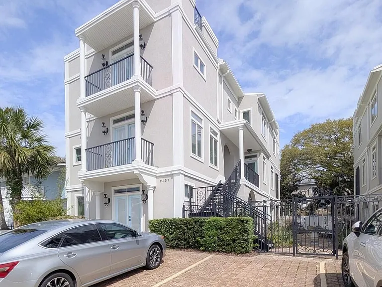 361 Ahern St #15 — Photo 16
