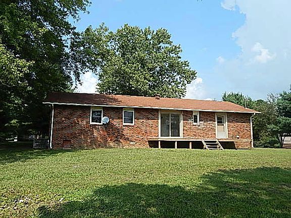 3rd image of 707 Iris Ave