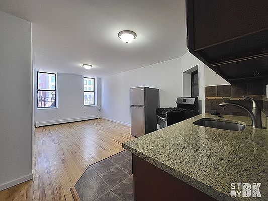 1st image of 252 4th Ave APT 2R