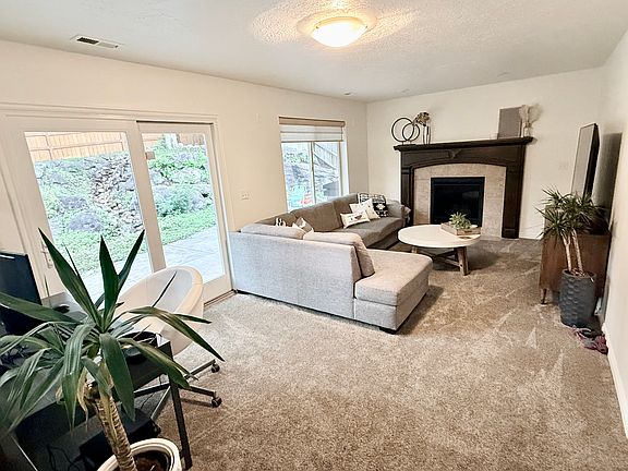 4th image of 7878 N Summer Hill Dr