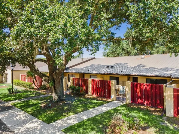 664 Clubhouse Rd, Winter Haven, FL 33884