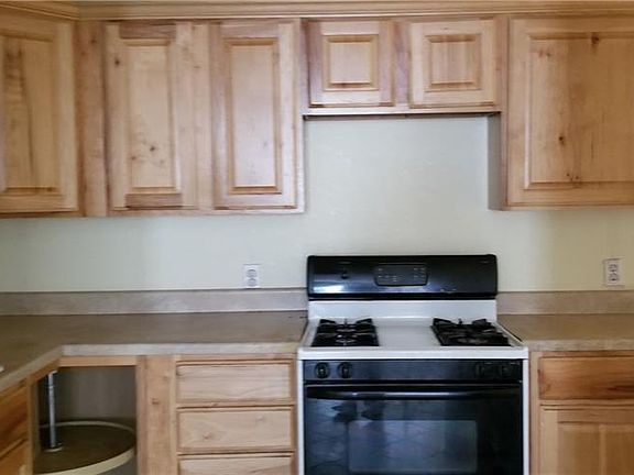 3rd image of 808 Richard Dr