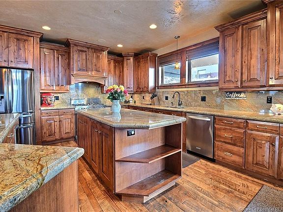 5th image of 6510 N Mountain View Dr