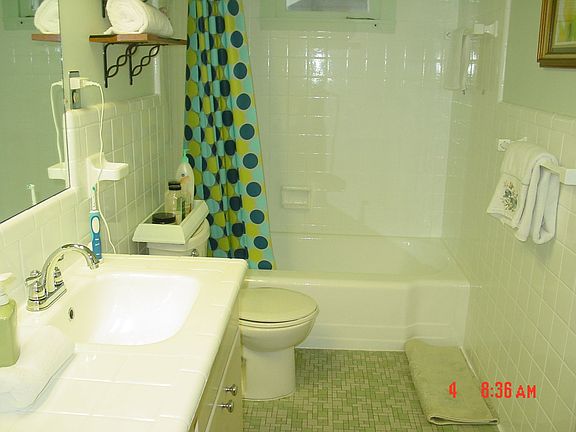 Full shot of Bathroom