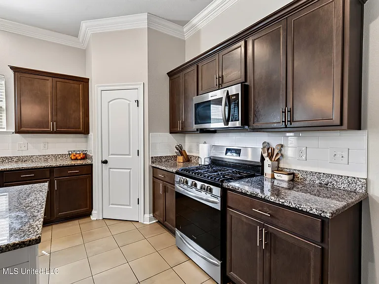 16463 Millsaps Ave — Photo 5