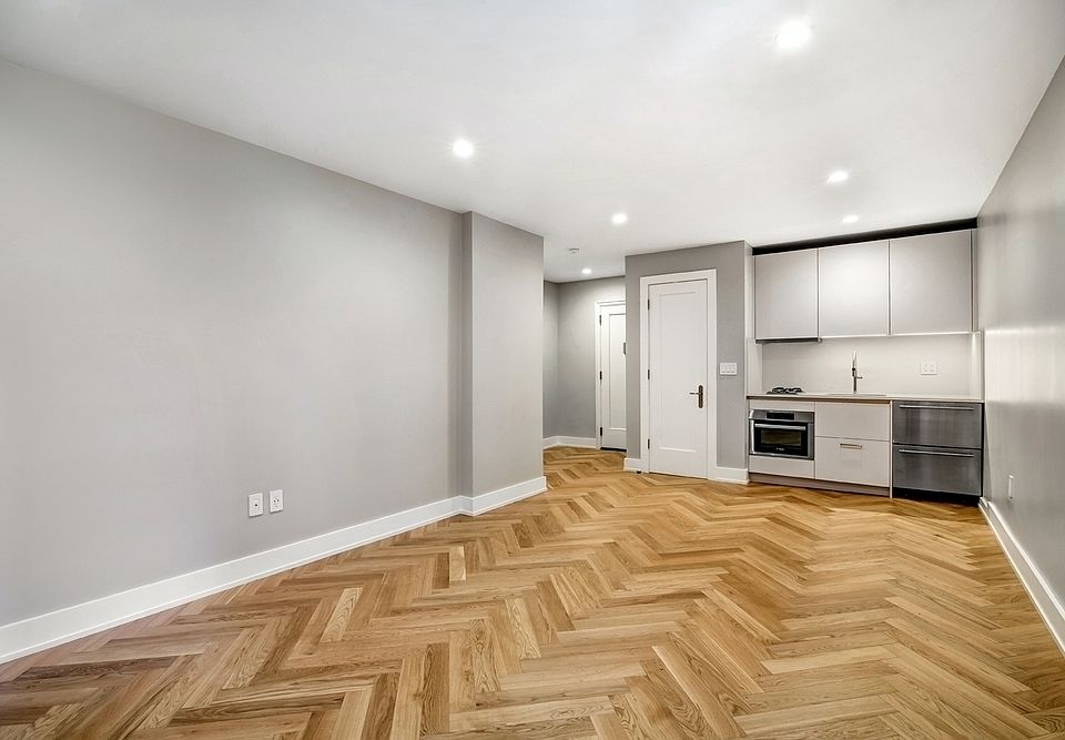 1st image of 220 W 24th St APT 4M