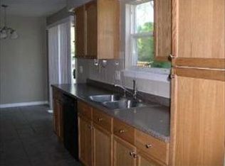 1440 Powder Horn Dr, Algonquin, IL 60102