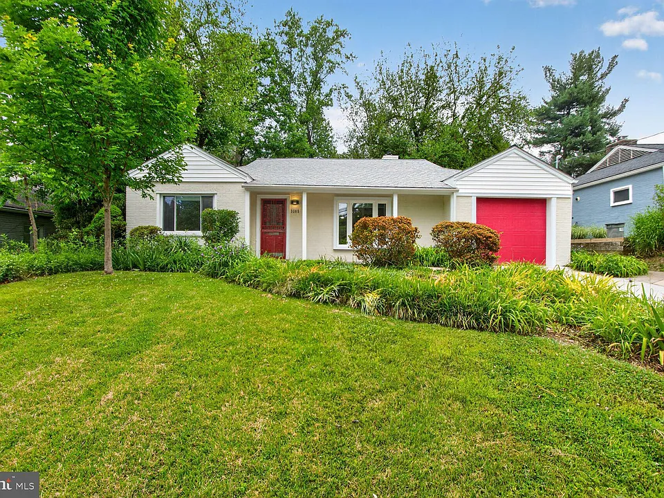 3305 W Coquelin Ter