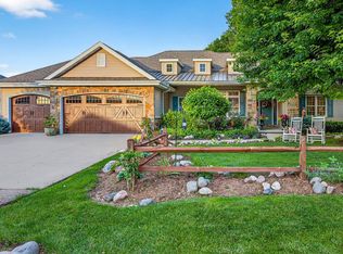1163 Ava Ct, Neenah, WI 54956