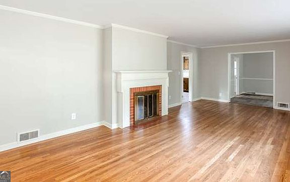 4th image of 100 Davis St