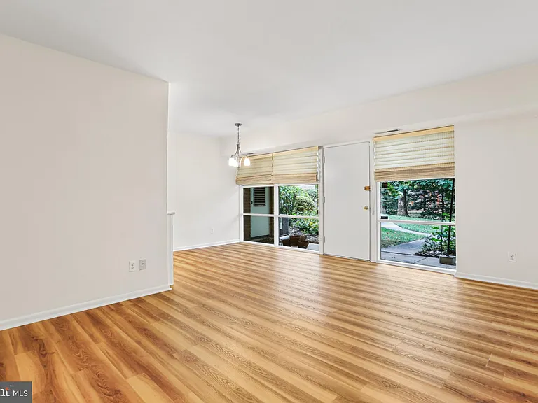 4917 Americana Dr #T6 — Photo 15